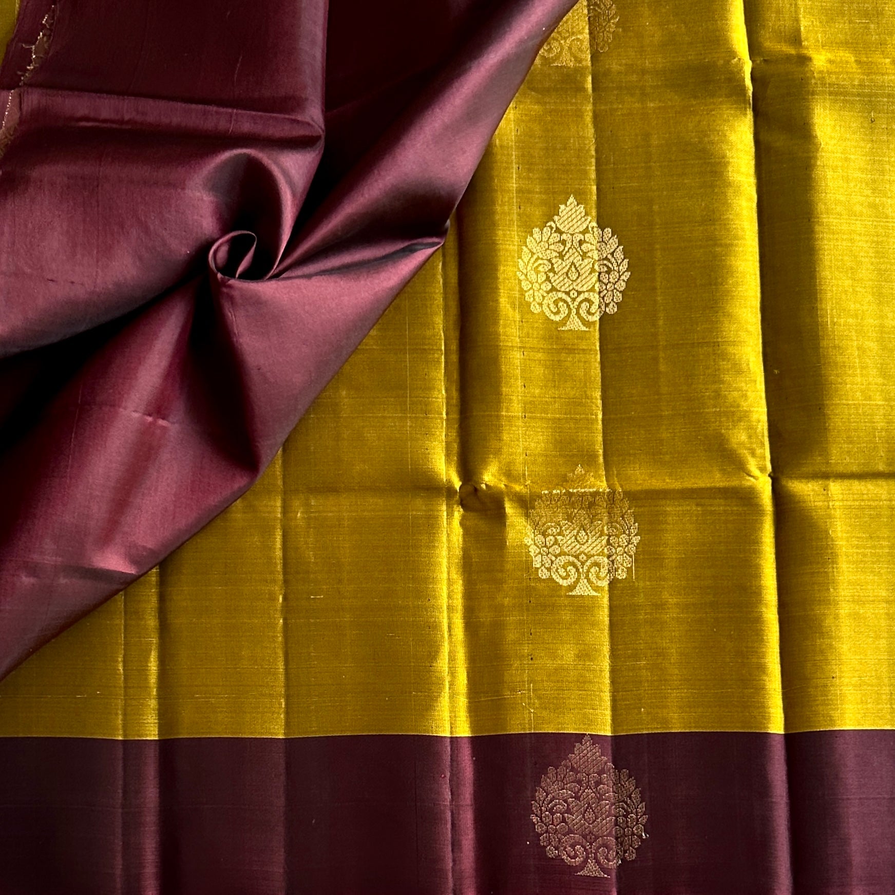 Chartreuse Violet Saree Antique Gold Buta Diamond Lattice Paisley Border