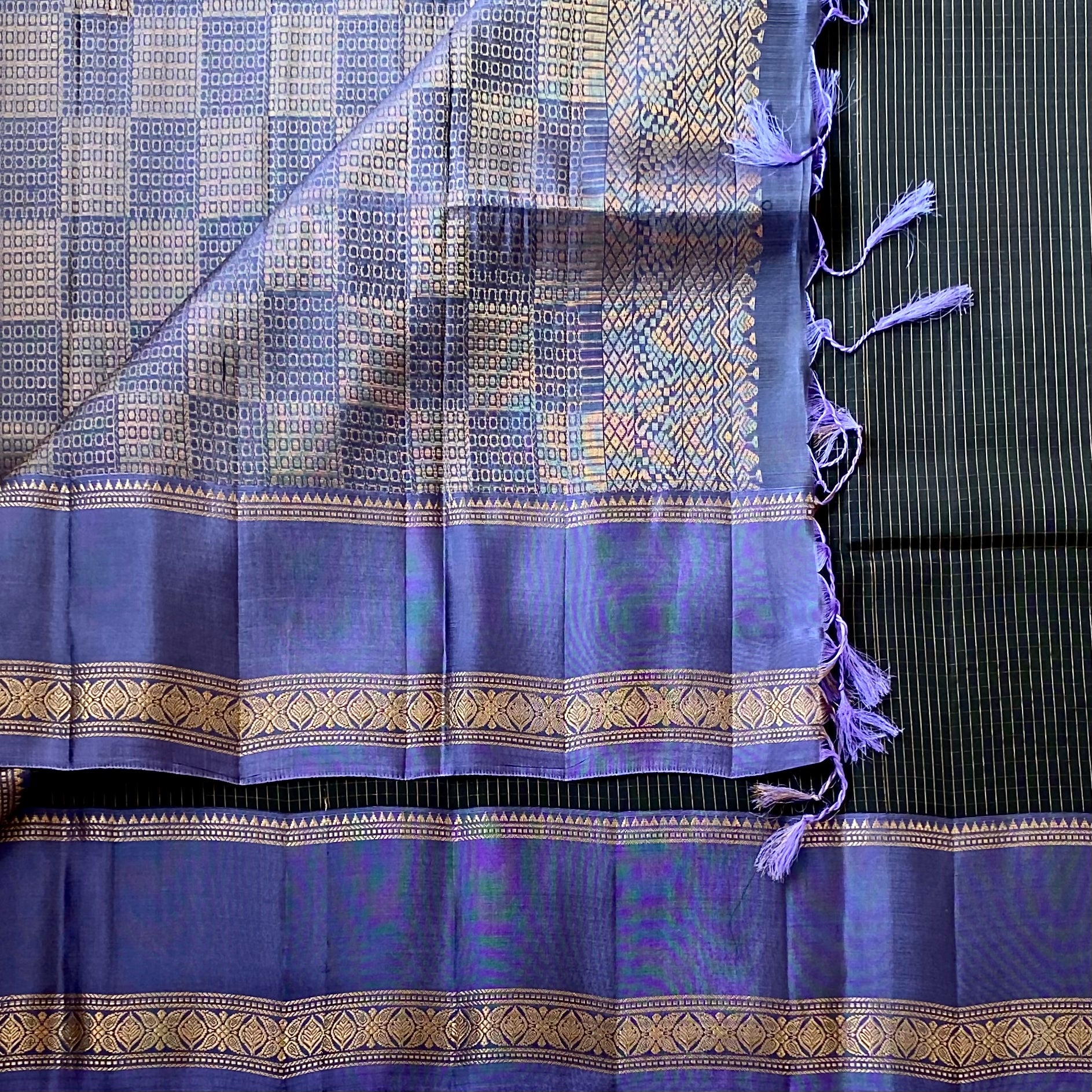 Lavender Purple Saree Gold Zari Geometric Pallu Floral Border Tassels