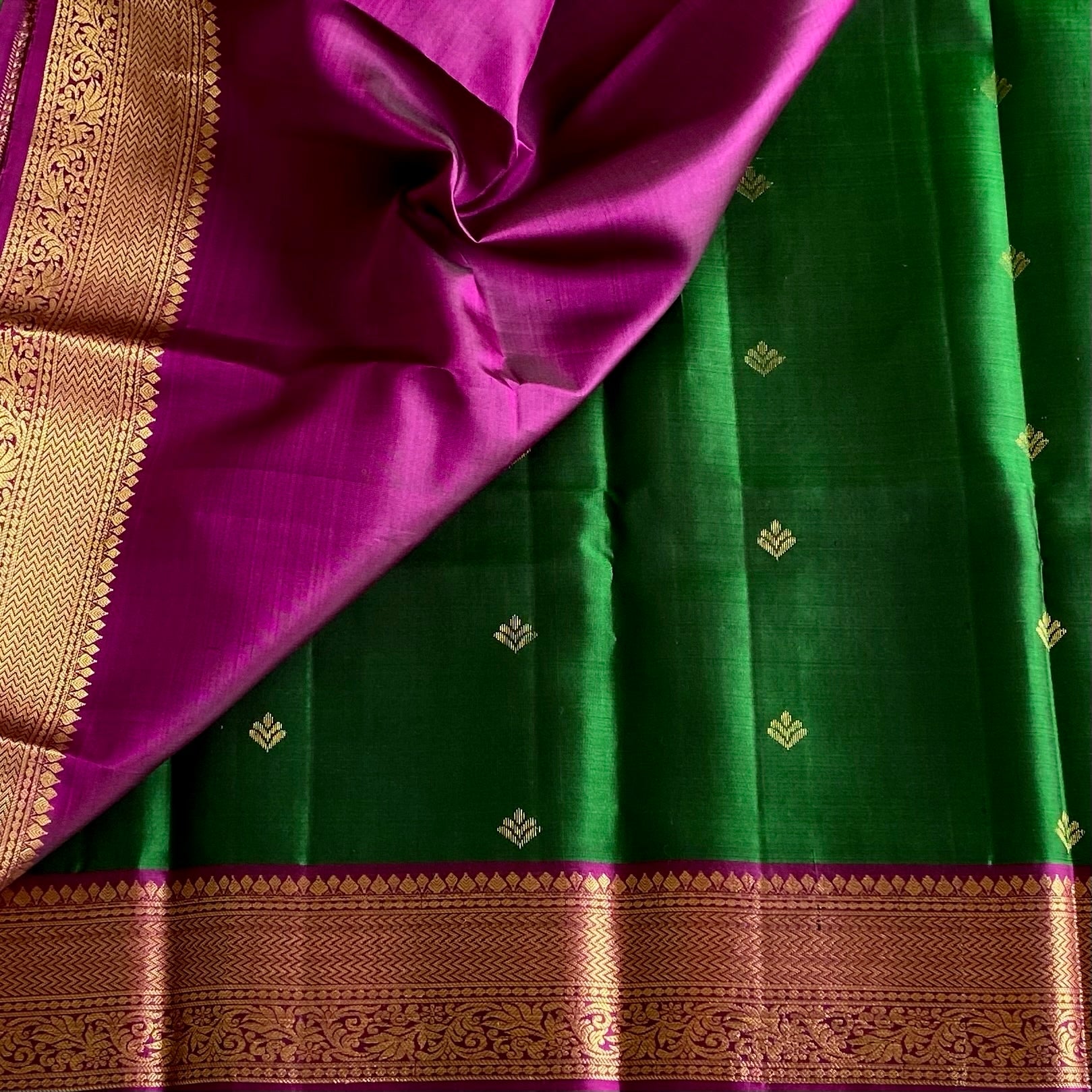 Emerald Green Designer Pure Silk Saree With Rani Pink Pallu
