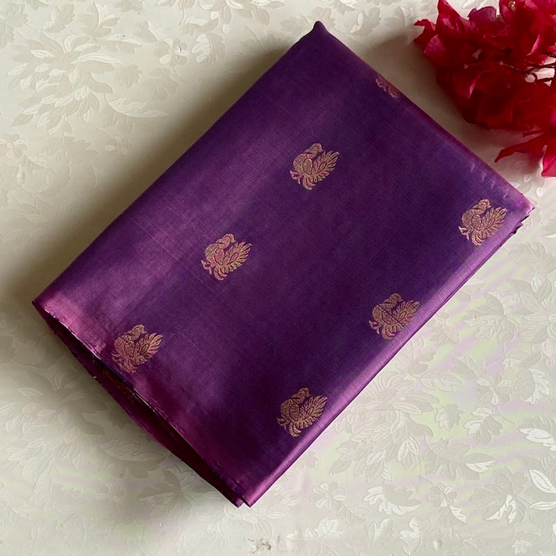 Stunner Metallic Lavender Designer Pure Silk Saree With Rich Gold Pallu