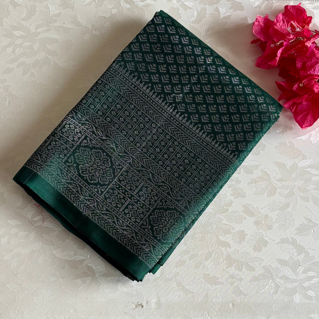 Emerald Green Designer Pure Silk Saree With Magenta Pallu And Gold Zari