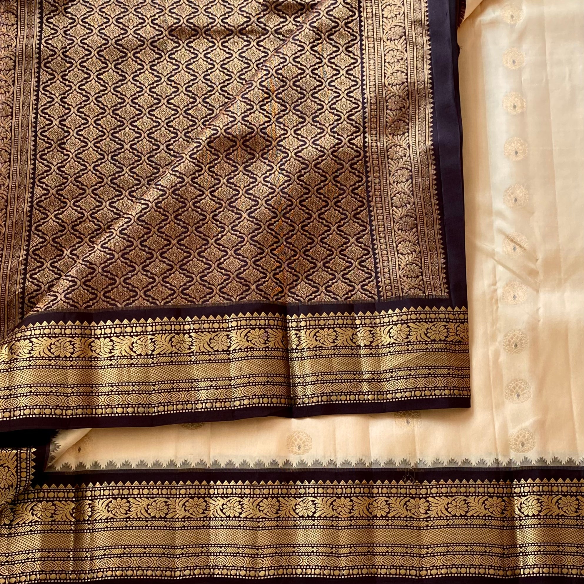 Silk Cream Kanjeevaram Pure Zari Silk Saree With Deep Brown Pallu