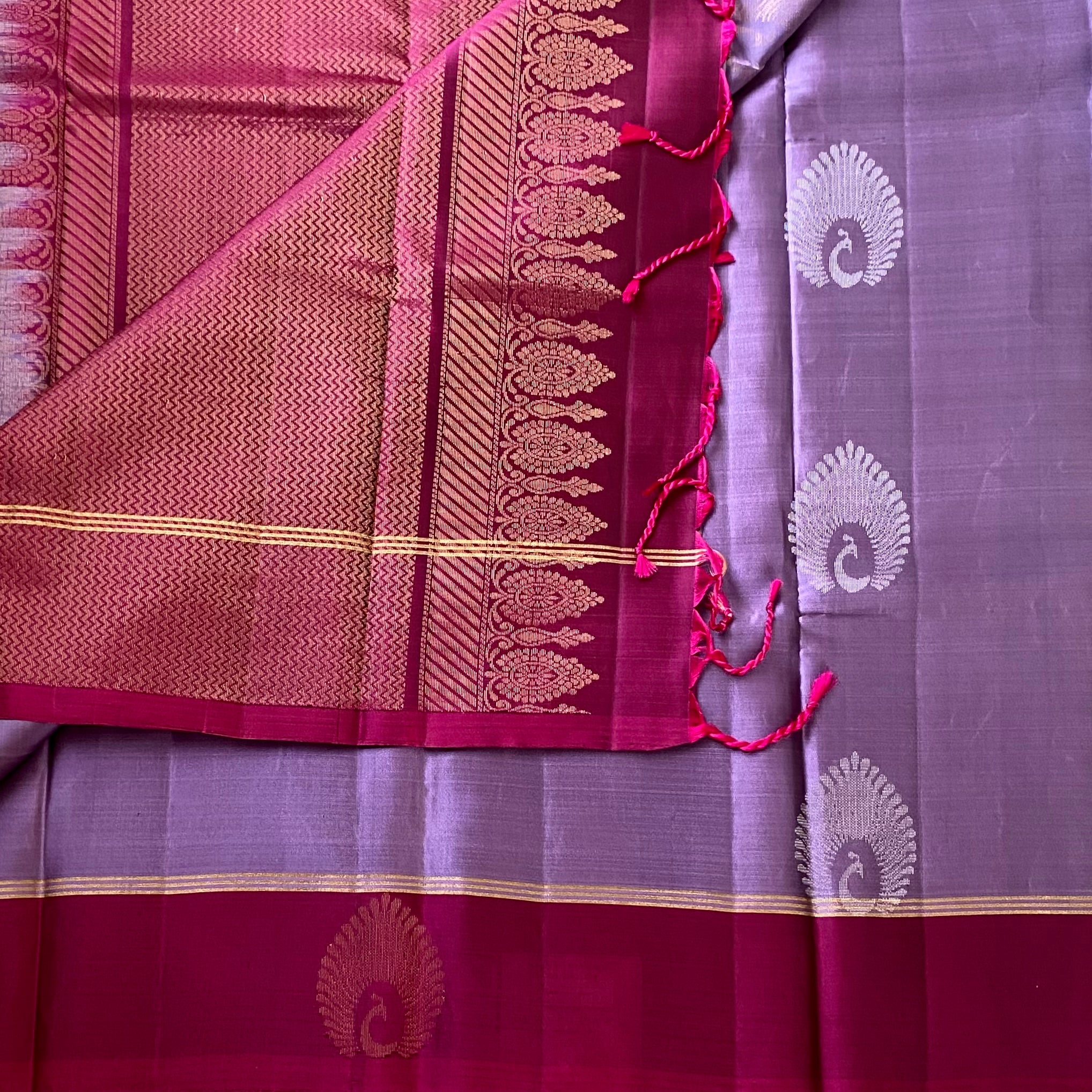 Lavender Magenta Silk Saree Gold Zari Paisley Traditional Weave Elegant