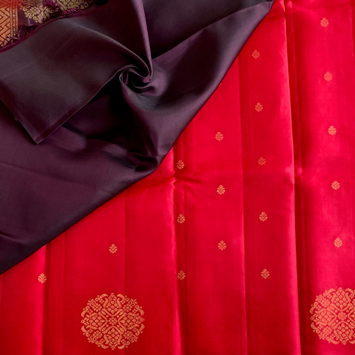 Scarlet Orangish Red Designer Pure Silk Saree With Deep Wine Pallu