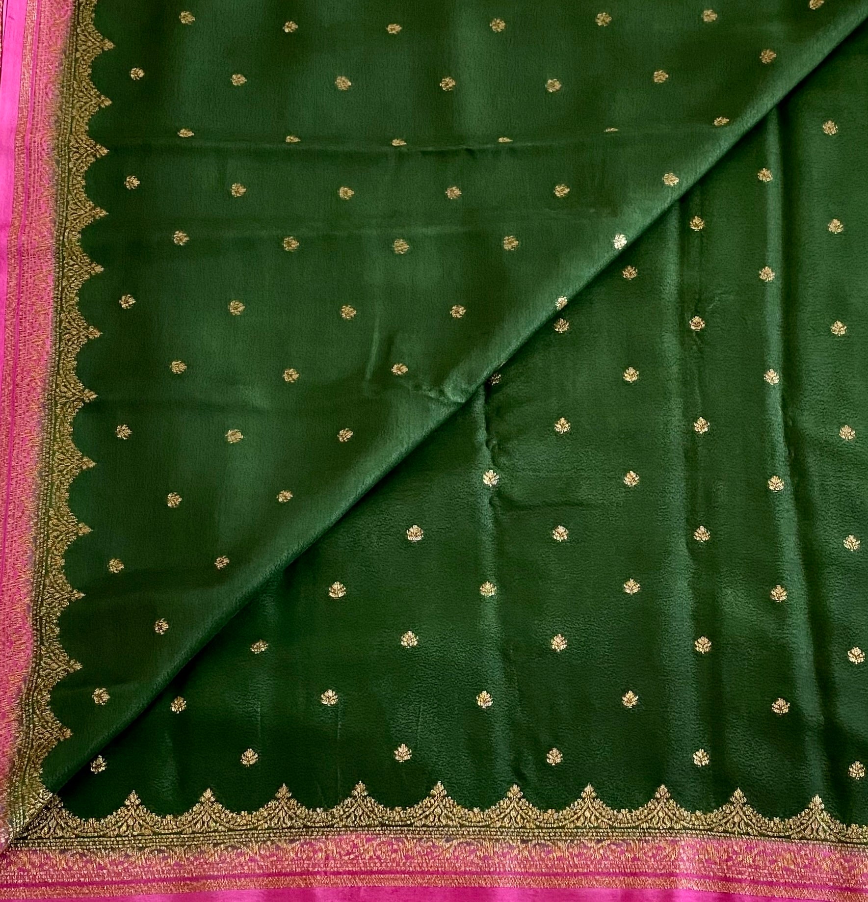 Emerald Green Banarasi Soft Crepe Silk With Rose Pink Pallu