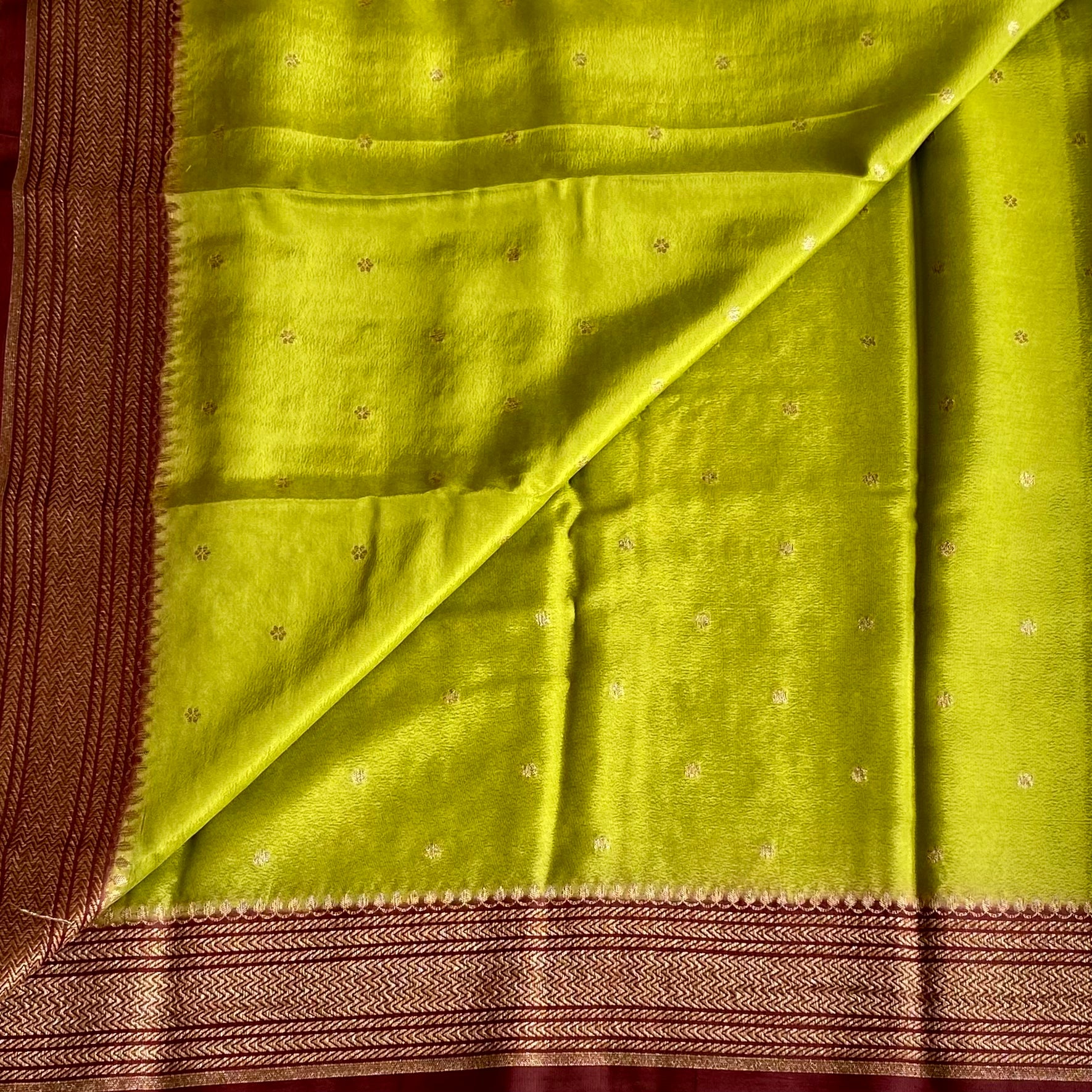 Lime Green Banarasi Crepe Silk Saree With Deep Maroon Pallu