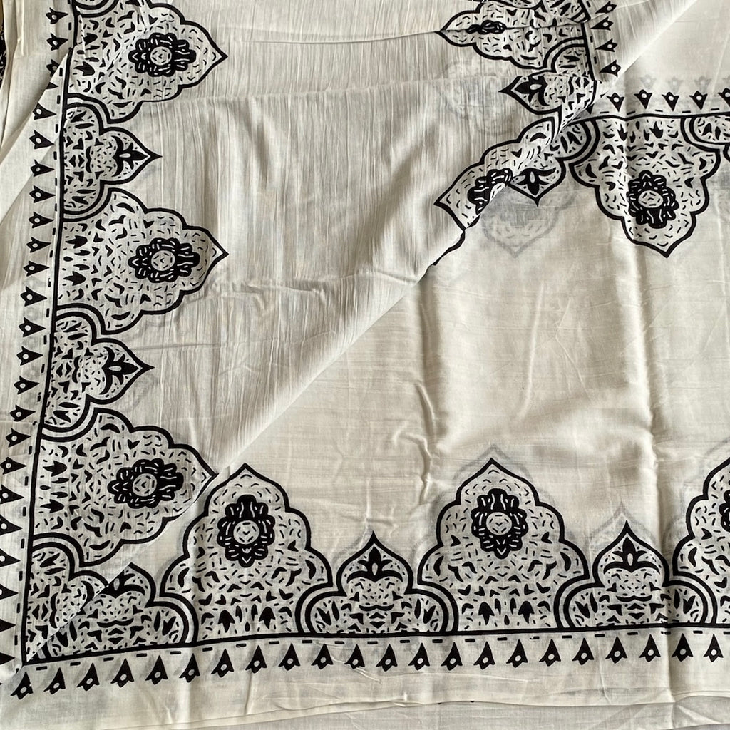Ivory Jet Black Everyday Saree With Floral Medallion Print