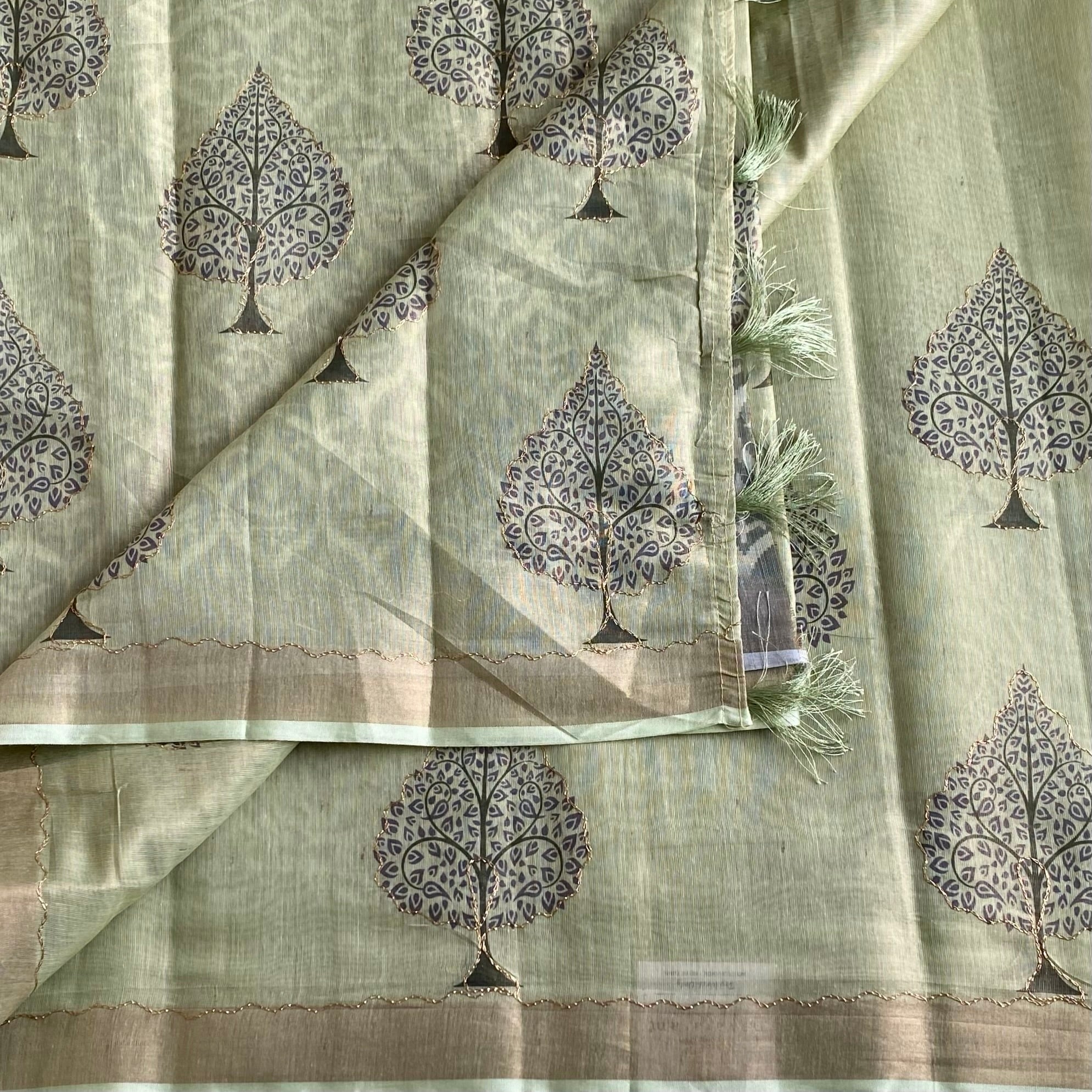 Pistachio Green Softest Linen Tussar Saree With Olive Green Printed Blouse