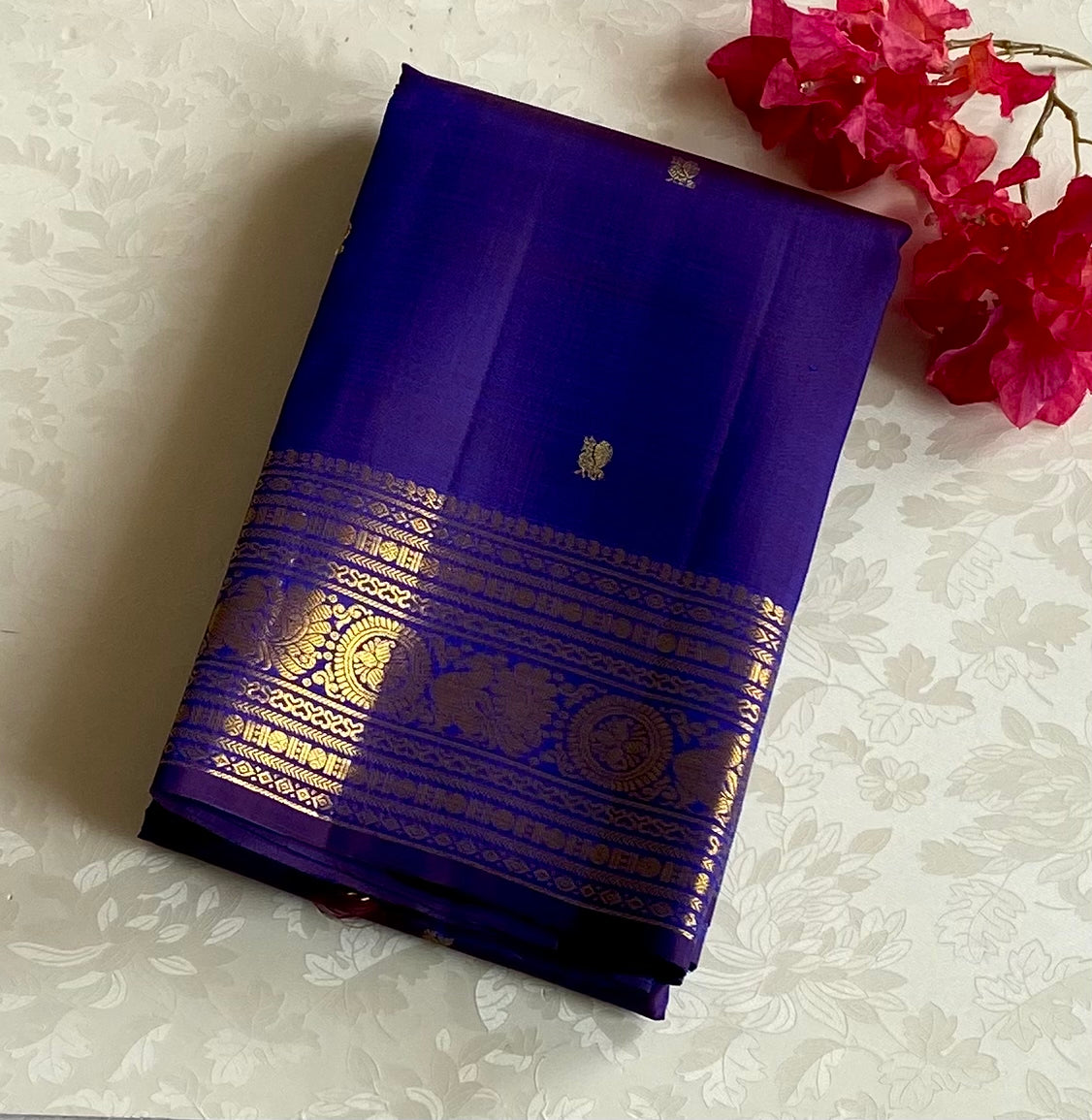 Dual shaded Indgo bluish purple pure zari Kanjeevaram silk