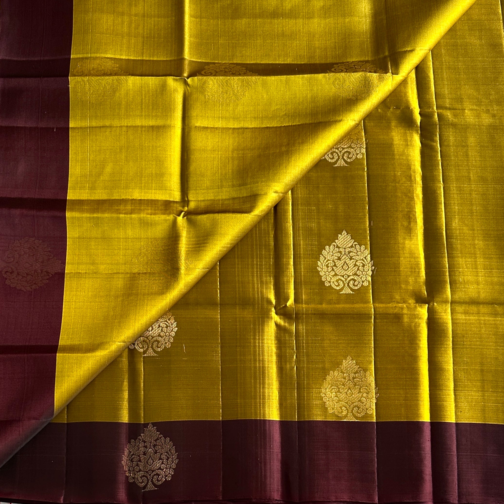 Chartreuse Violet Saree Antique Gold Buta Diamond Lattice Paisley Border