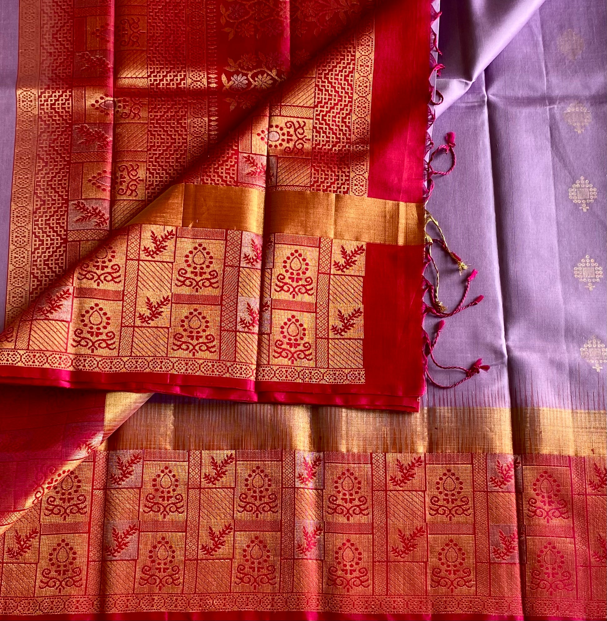 Lavender Magenta Saree Gold Brocade Floral Pallu Perfect For Weddings