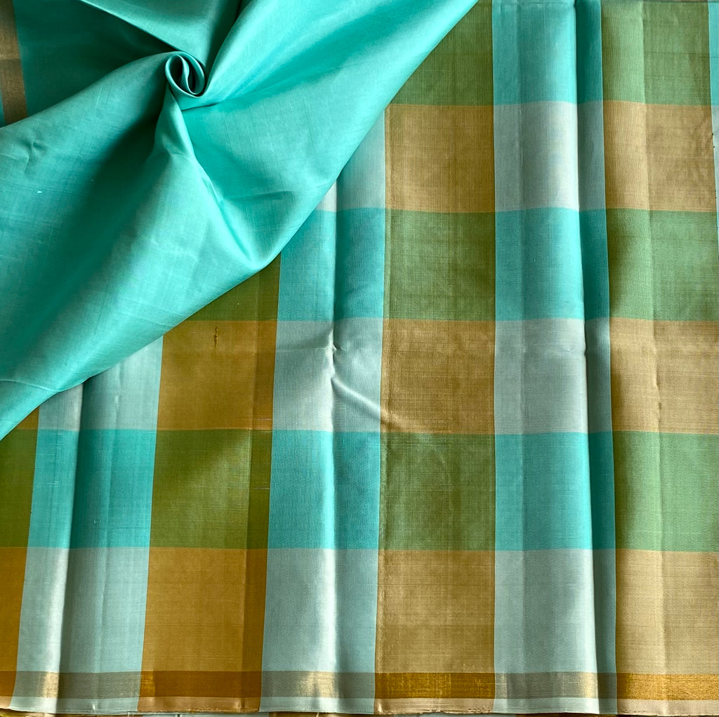 Elegant Aqua Woven Medallion Zari Saree Perfect For Traditional Celebrations