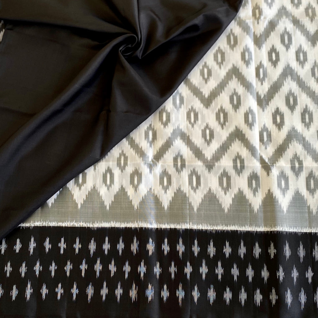 Gorgeous White n Black Ikkat Designer Pure Silk Saree With Jet Black Pallu