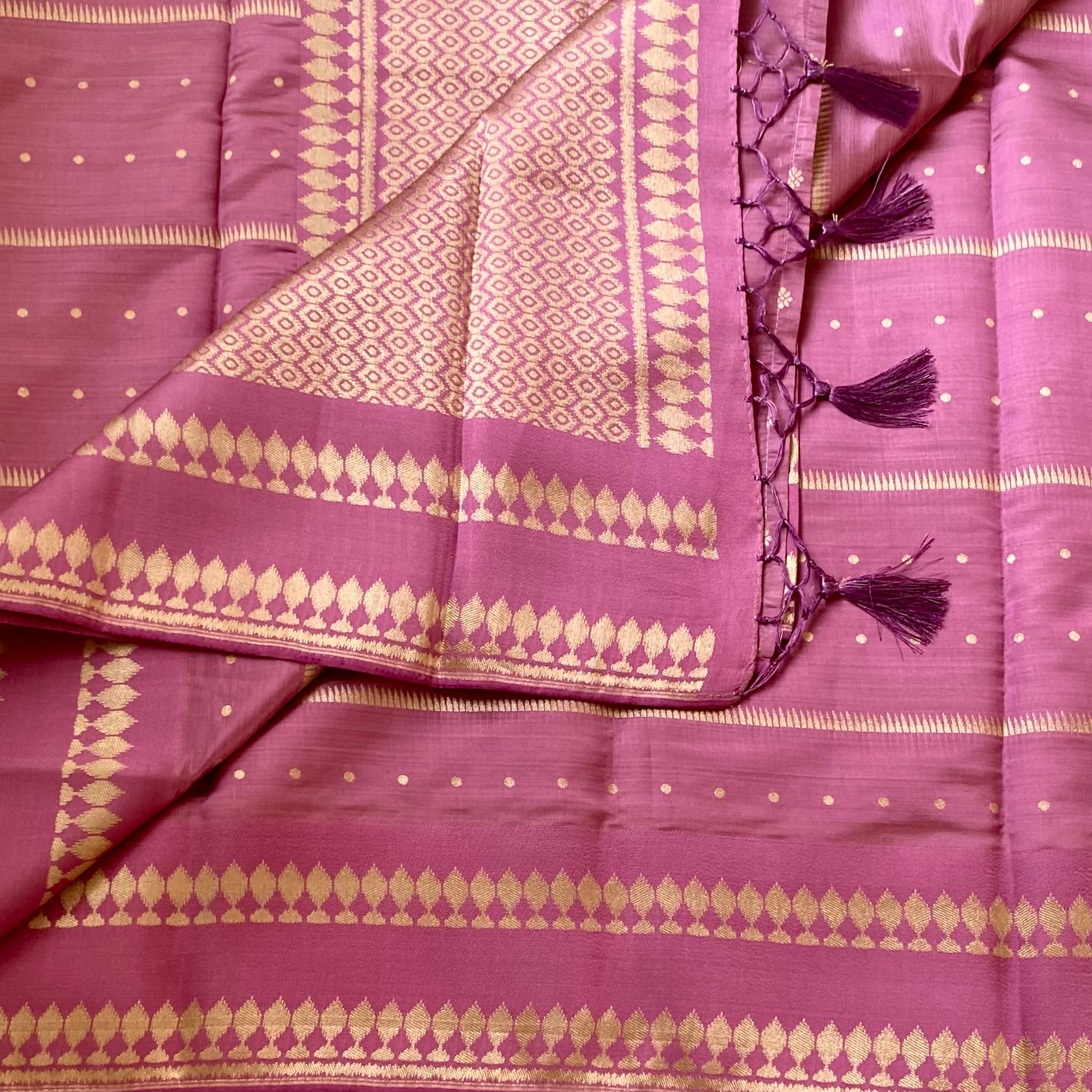 Deep Magenta Gold Woven Saree Tassel Pallu Broad Zari Border