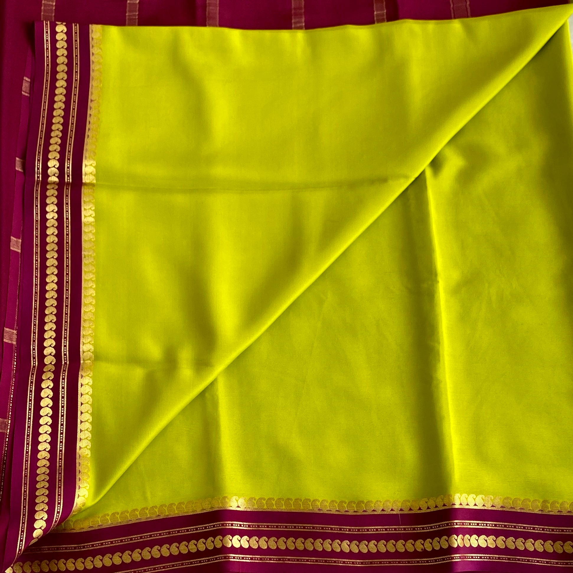 Stunner Green Mysore Crepe Silk Saree With Deep Magenta Pallu And Gold Border