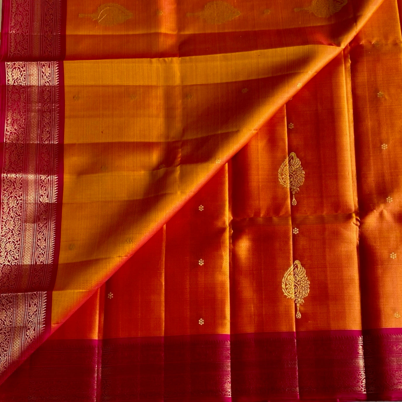 Tangerine Orange Designer Pure Silk Saree With Rani Pink Pallu