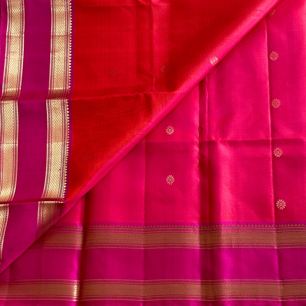 Vibrant Kanakambari And Magenta Pink Designer Pure Silk Saree With Gold Jaal