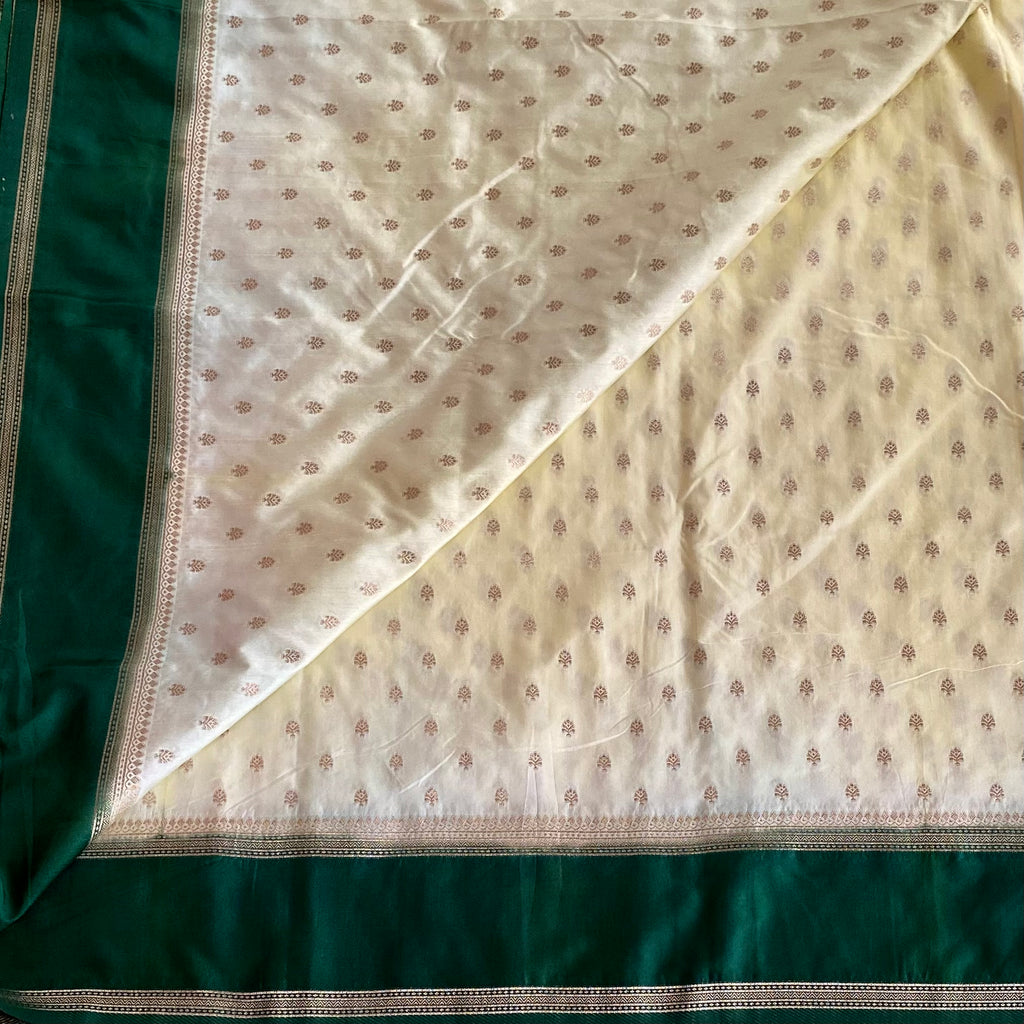 Ivory Green Banarasi Silk Saree Gold Zari Pallu Elegant Traditional