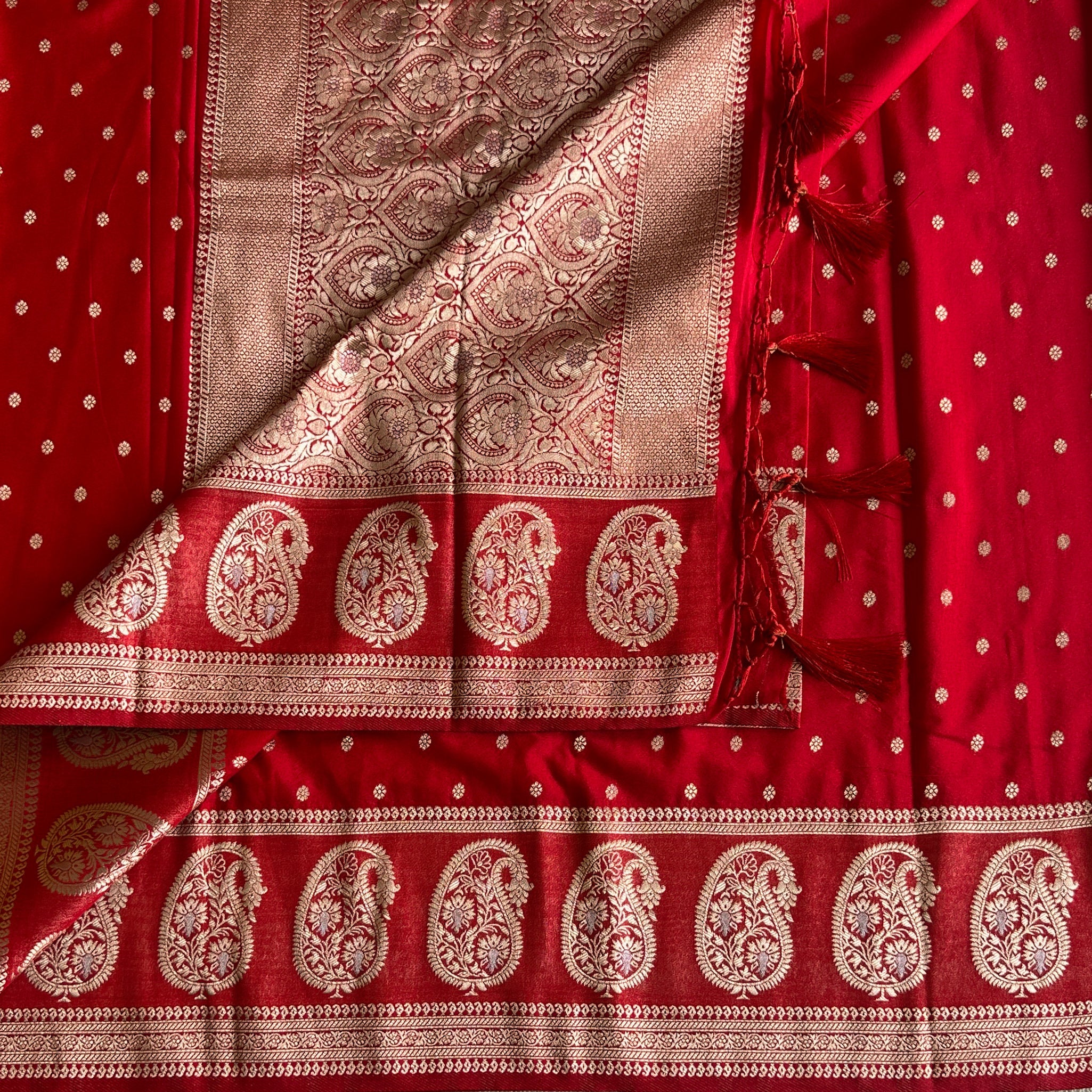Elegant Crimson Gold Brocade Saree Paisley Border Wedding Traditional Silk