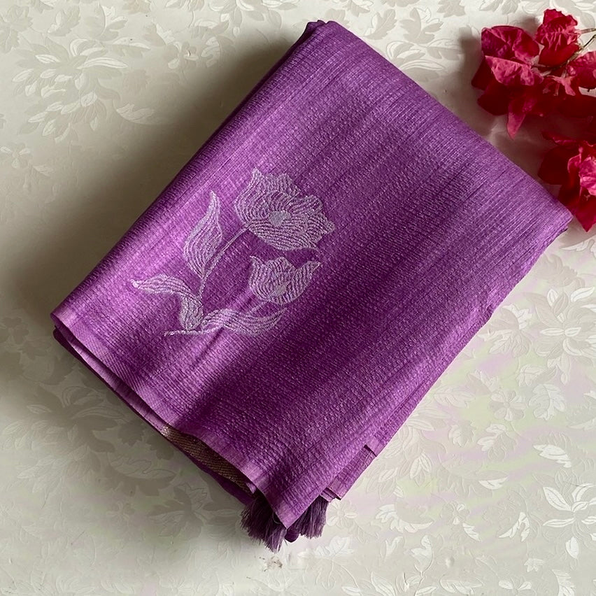 Lilac Soft Jute Tussar  Saree With Rose Gold Pallu And Gold Zari