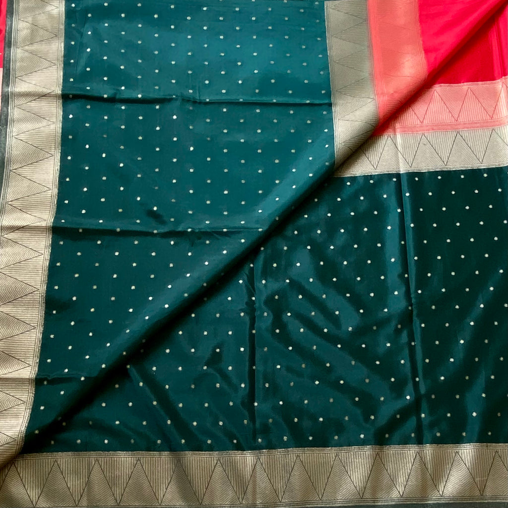 Deep Green Banarasi Silk Saree Antique Gold Zari Crimson Pallu