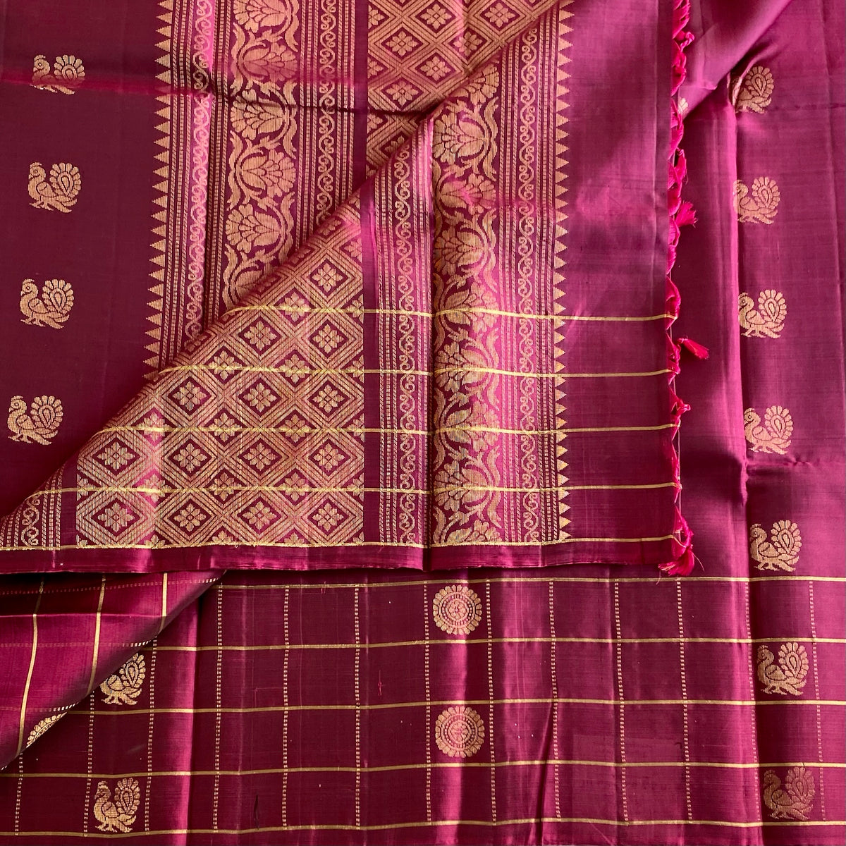 Deep Magenta Designer Pure Silk Saree With Gold Zari Pallu