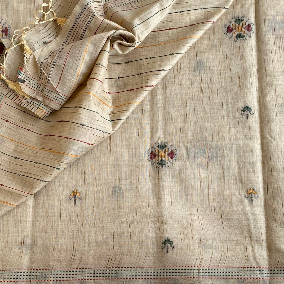 Warm Beige Soft Jute Tussar Saree With Maroon Striped Pallu