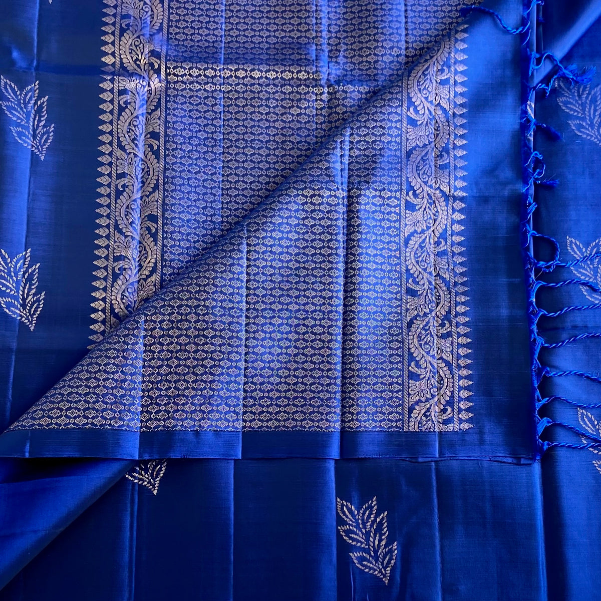 Stunner Blue Designer Pure Silk Saree With Antique Gold Zari Pallu