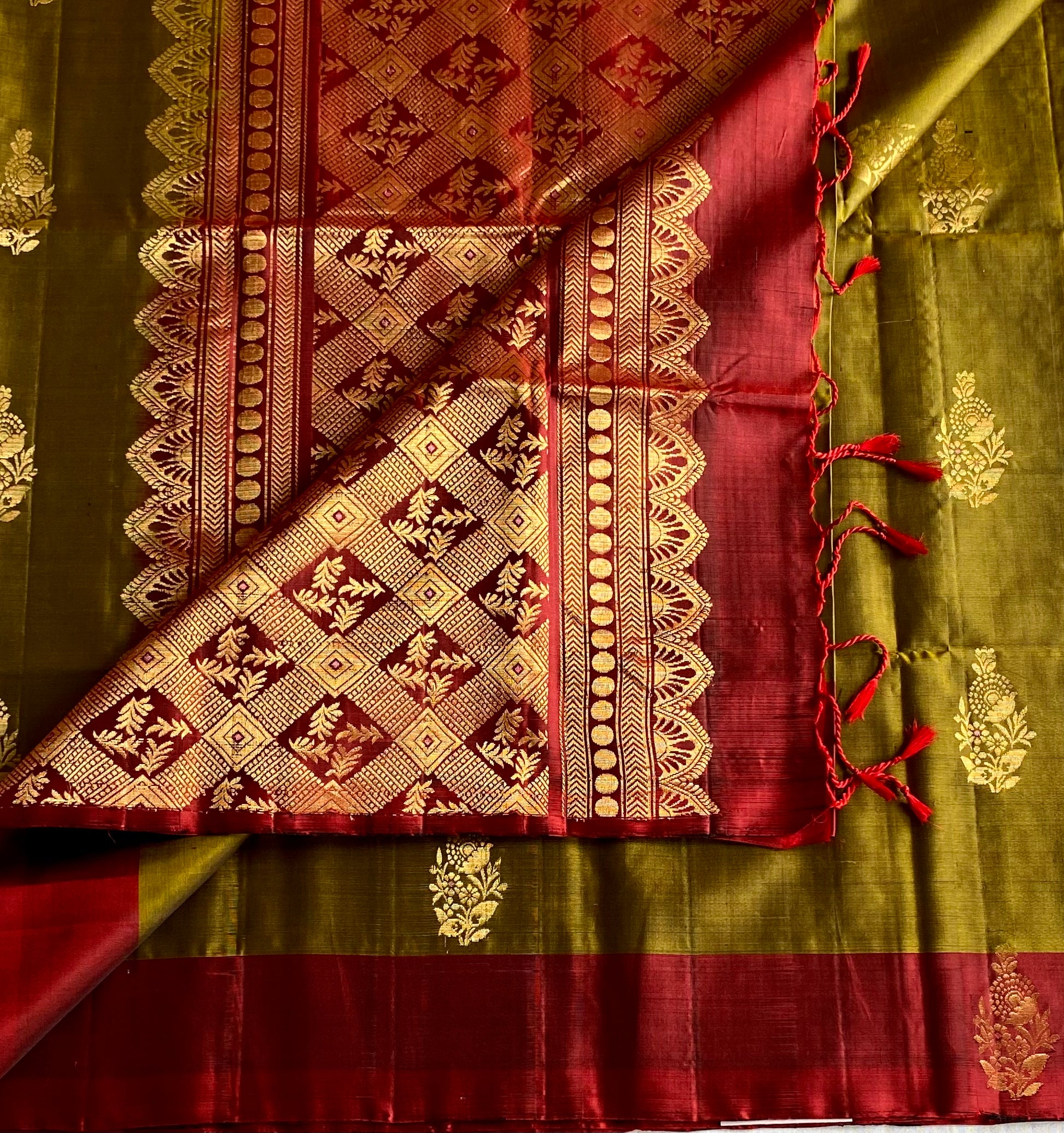 Olive Green Silk Saree Burgundy Pallu Gold Zari Floral Buta