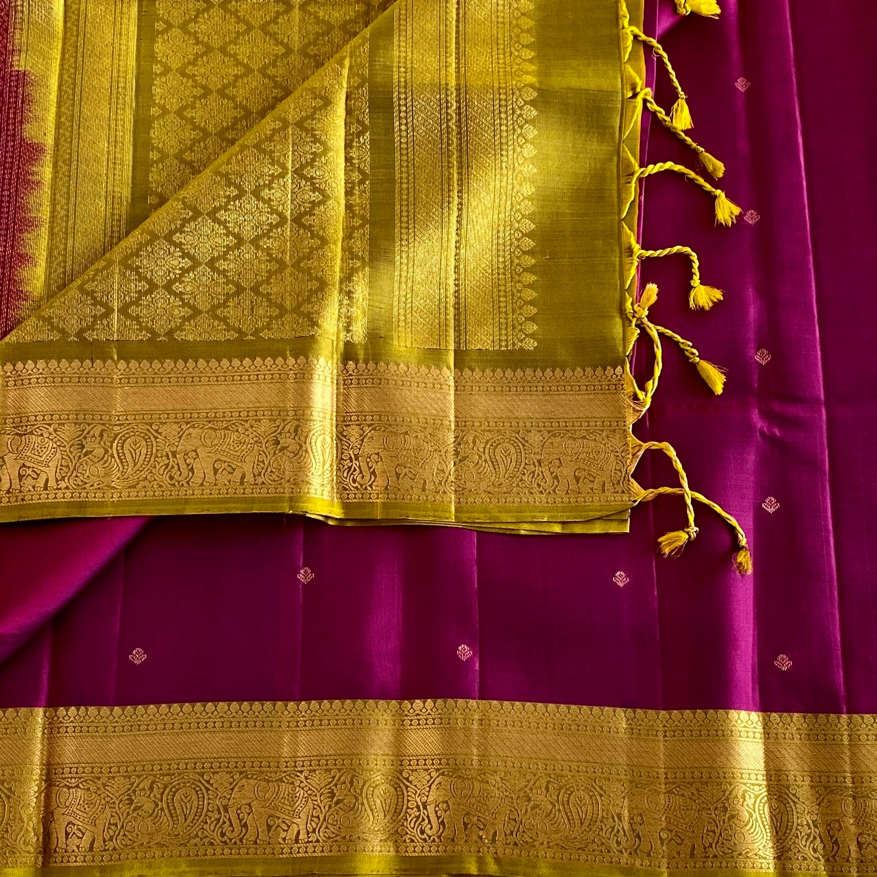 Stunner Magenta Designer Pure Silk Saree With Olive Green Pallu
