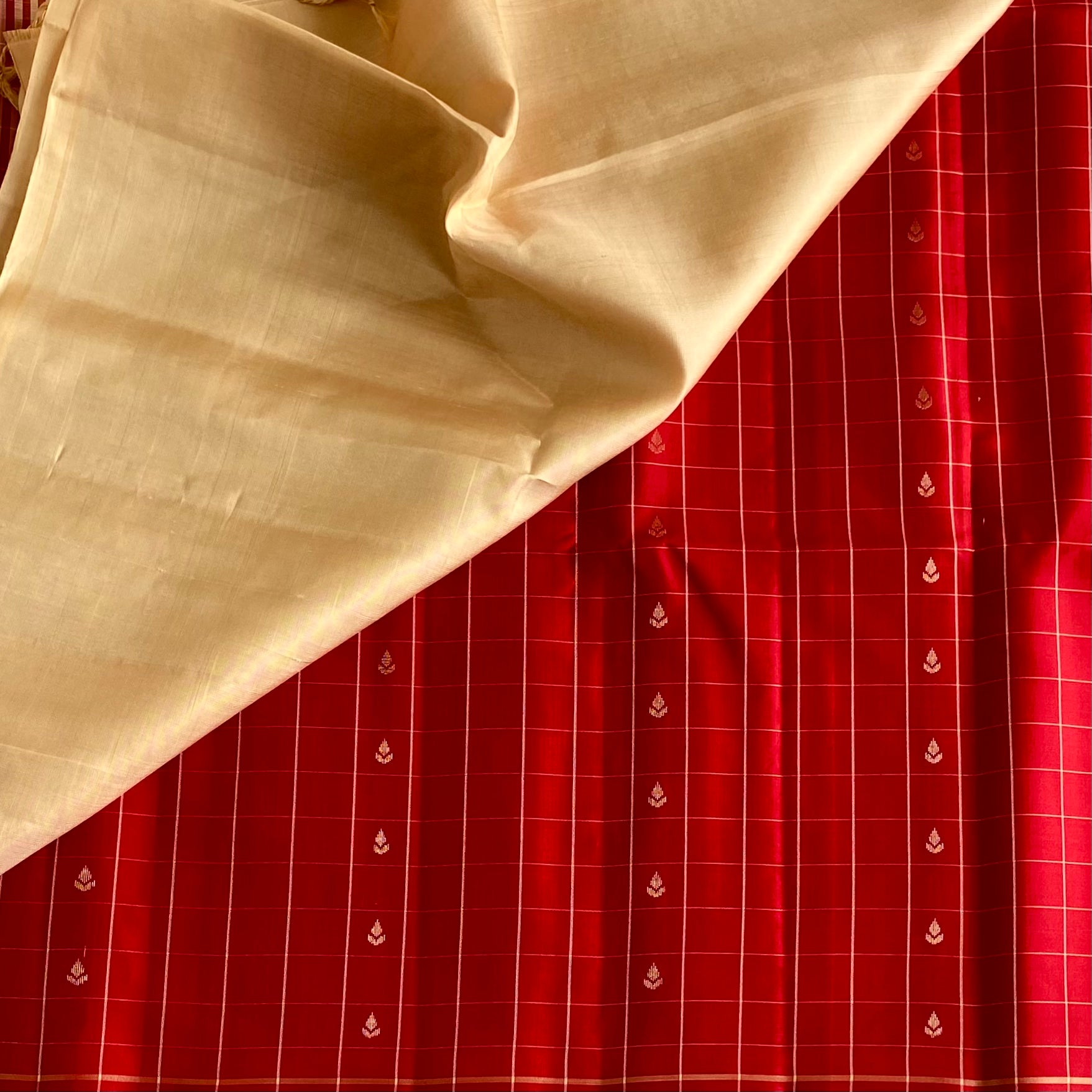 Scarlet Red Designer Pure Silk Saree With Champagne Gold Pallu
