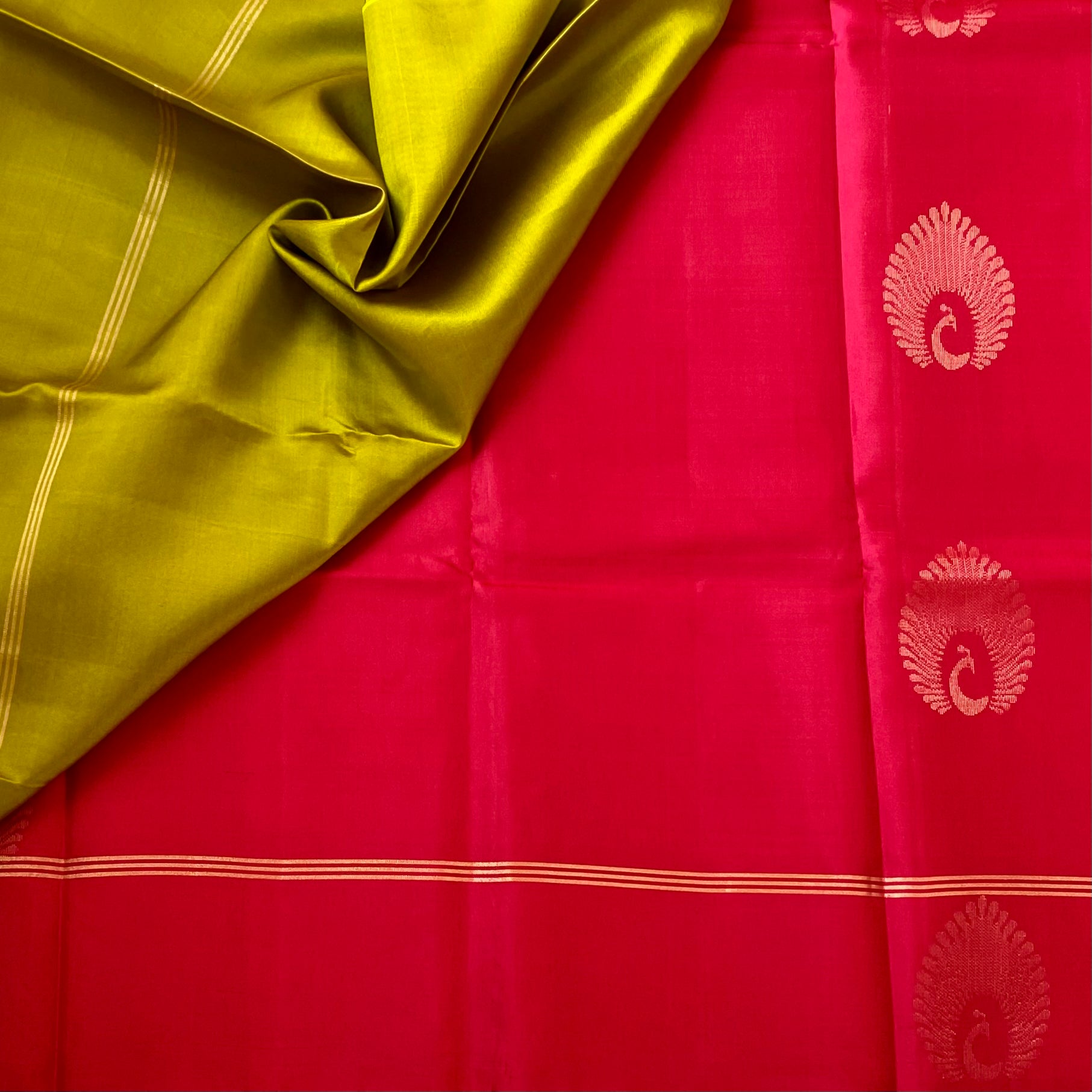 Magenta Silk Saree With Chartreuse Pallu And Gold Zari Paisley