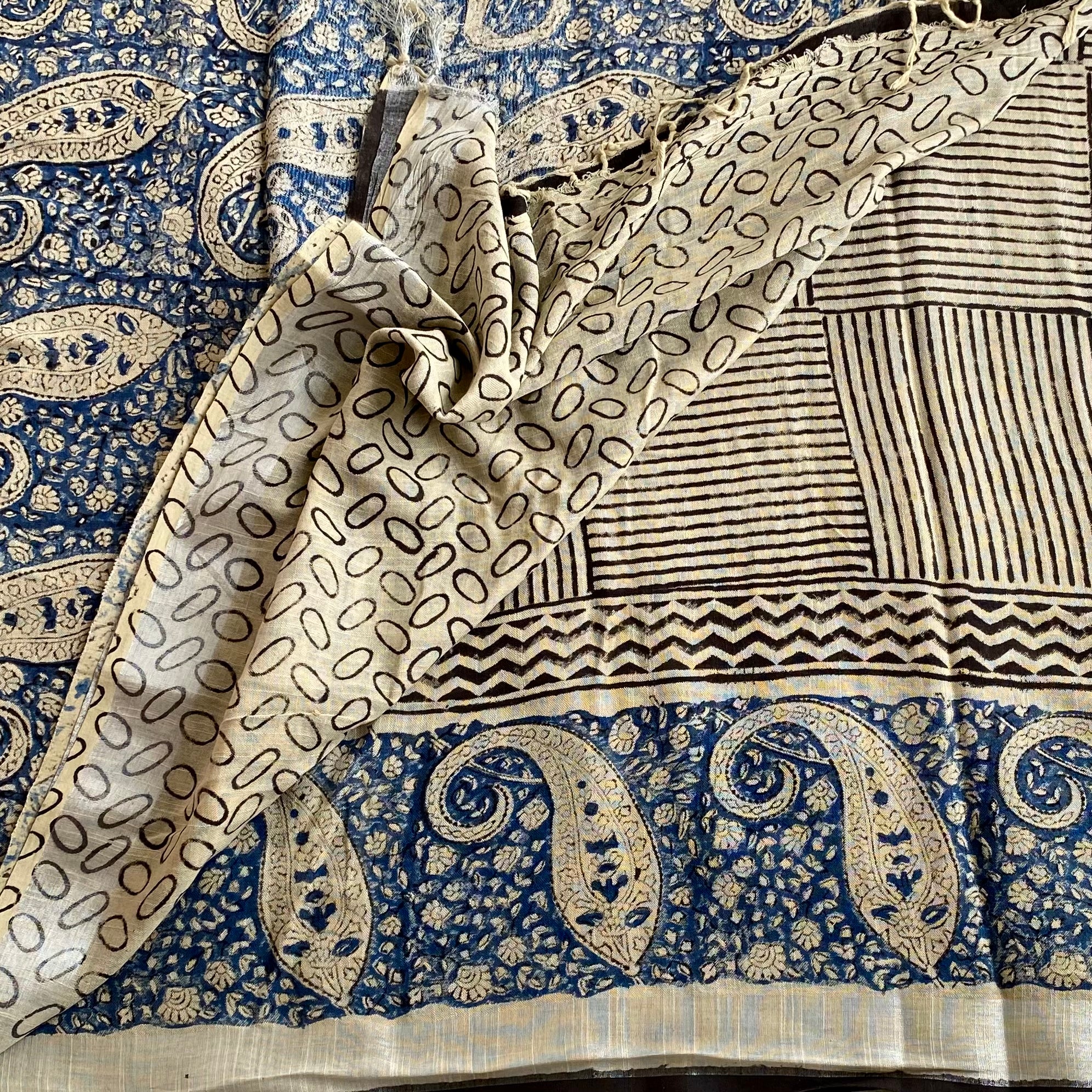 Beige Stripes on Softest Linen With Paisley Borders & Pallu