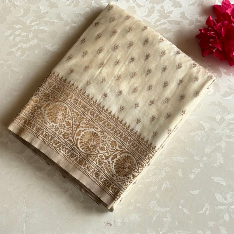 Ivory Soft Crepe Silk Saree With Earthy Brown Pallu