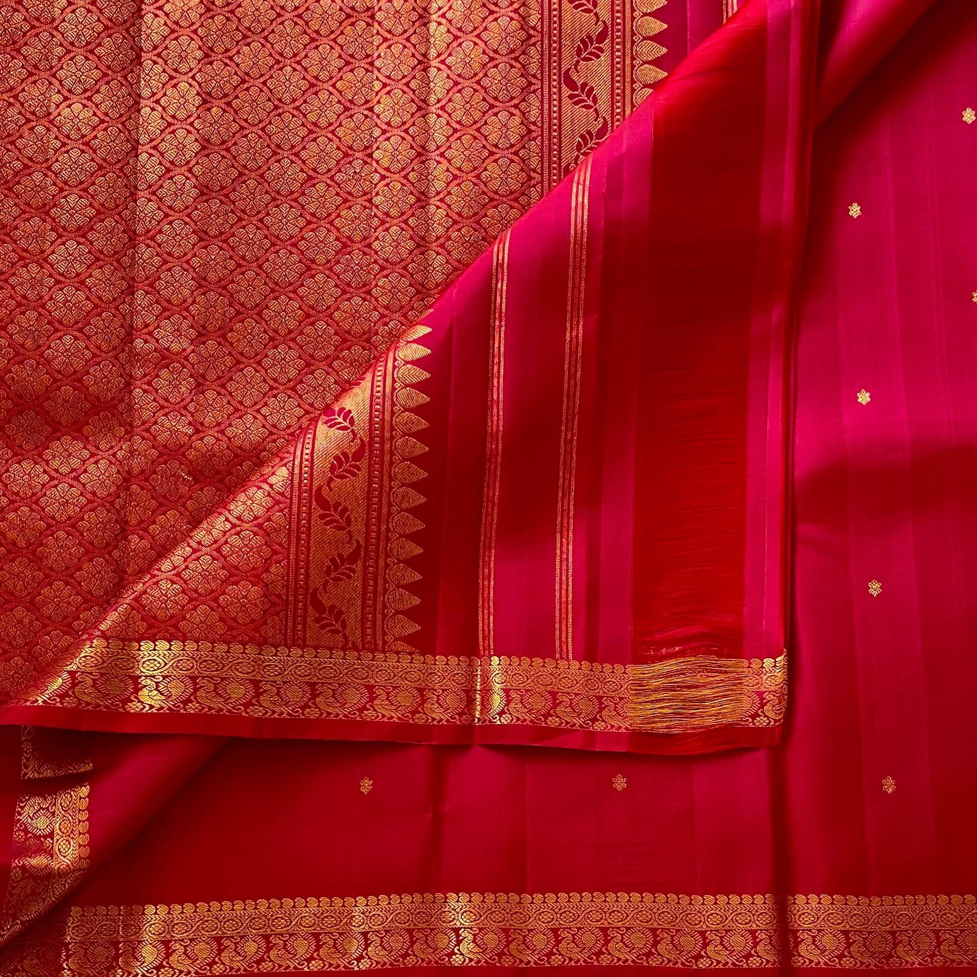 Reddish Pink Kanjeevaram Pure Zari Silk Saree With Ruby Red Pallu