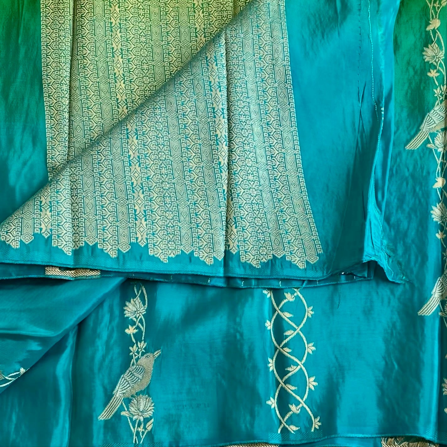 Azure Blue Soft Tussar Silk Saree With Chartreuse Pallu And Gold Zari