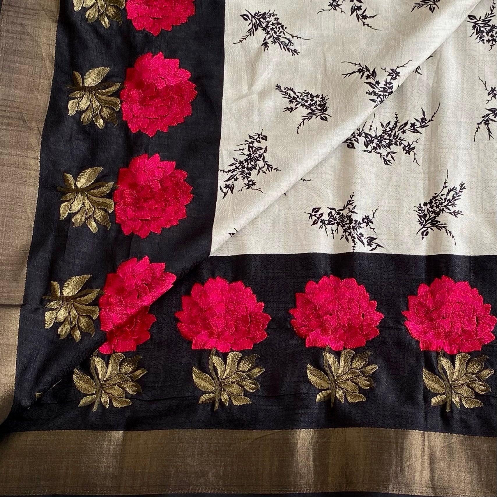Ivory Soft Tussar Silk Saree With Jet Black Pallu And Floral Embroidery