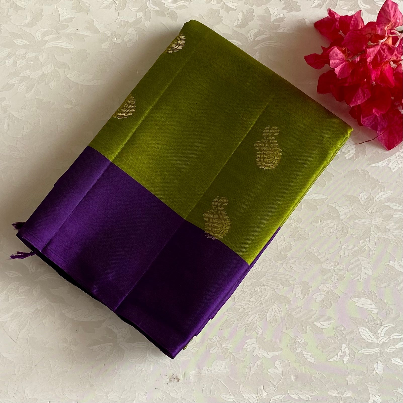 Chartreuse Green Designer Pure Silk Saree With Deep Purple Pallu