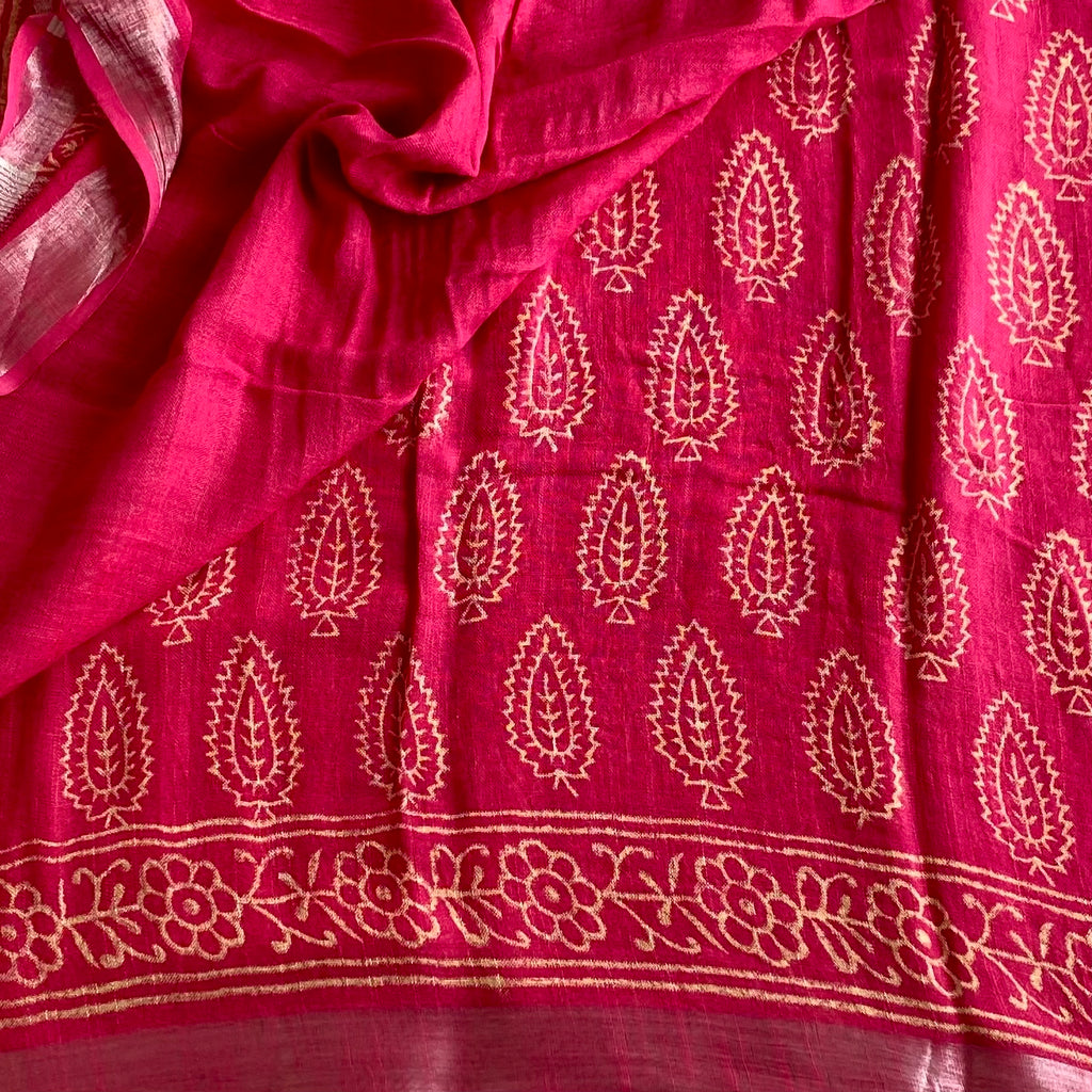 Rani Pink Soft Linen Block Printed Stunner With Antique Silver Borders