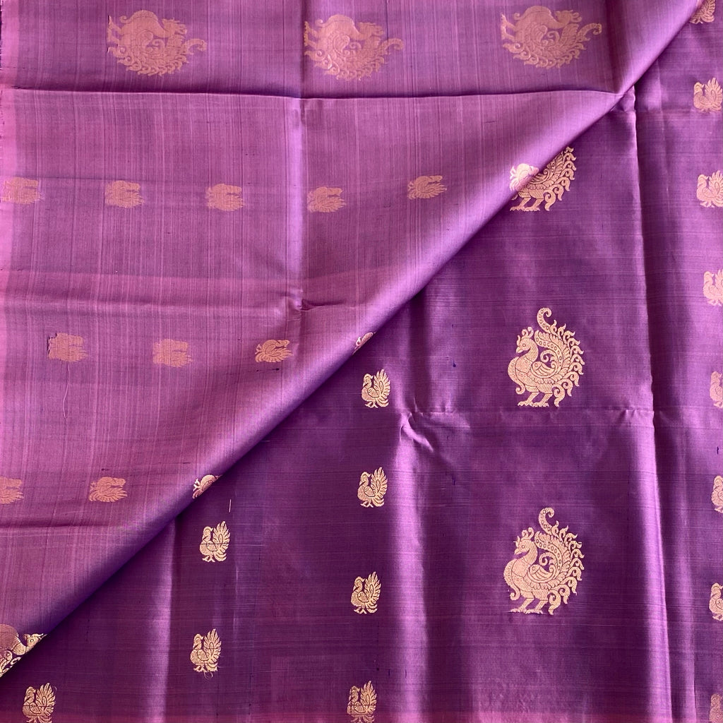 Stunner Metallic Lavender Designer Pure Silk Saree With Rich Gold Pallu