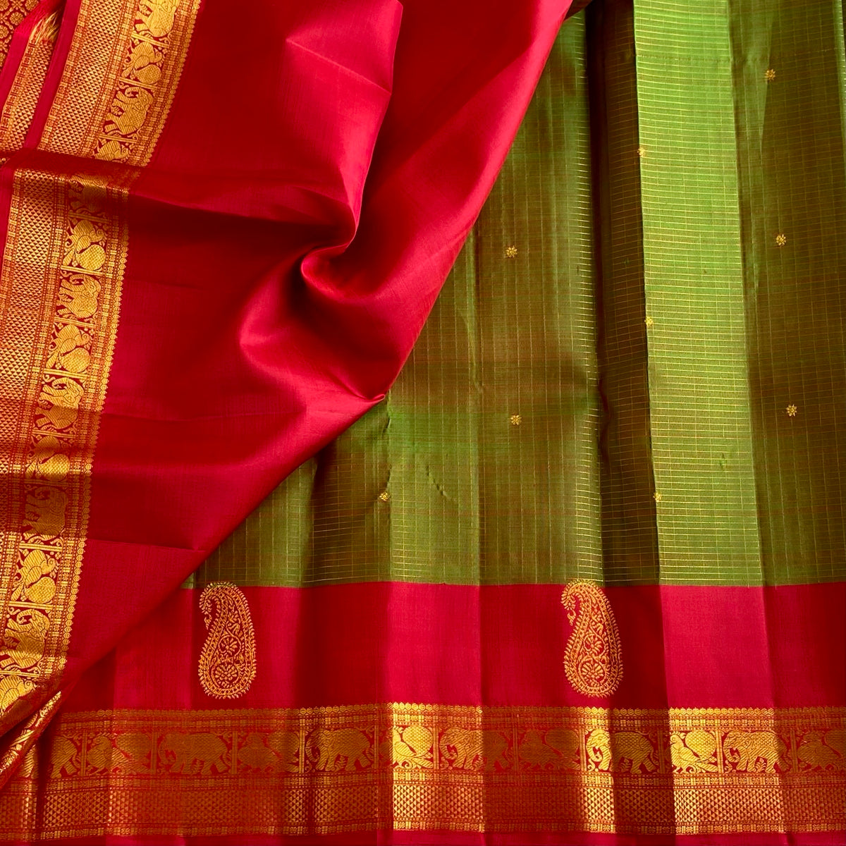 Rare Olive Green ₹ Vermilion Red Kanjeevaram Pure Zari Silk With Intricate Zari Woven Pallu