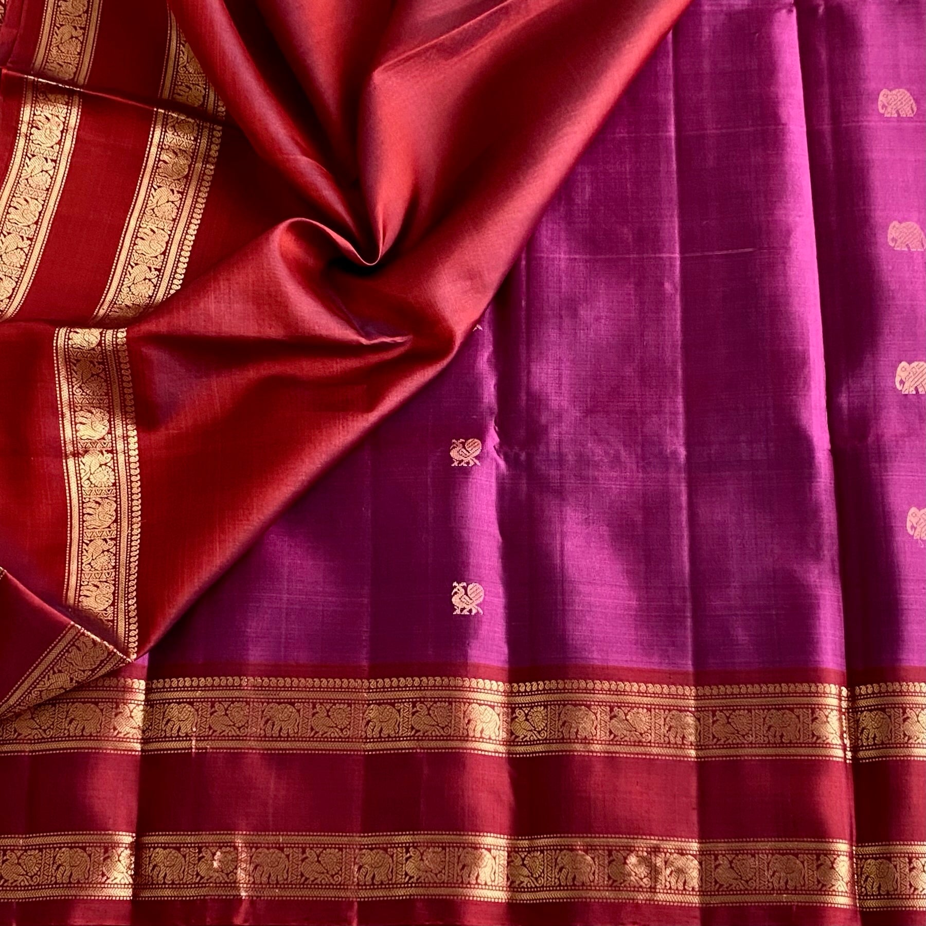 Grape Magenta Designer Pure Silk Saree With Maroon Pallu And Zari