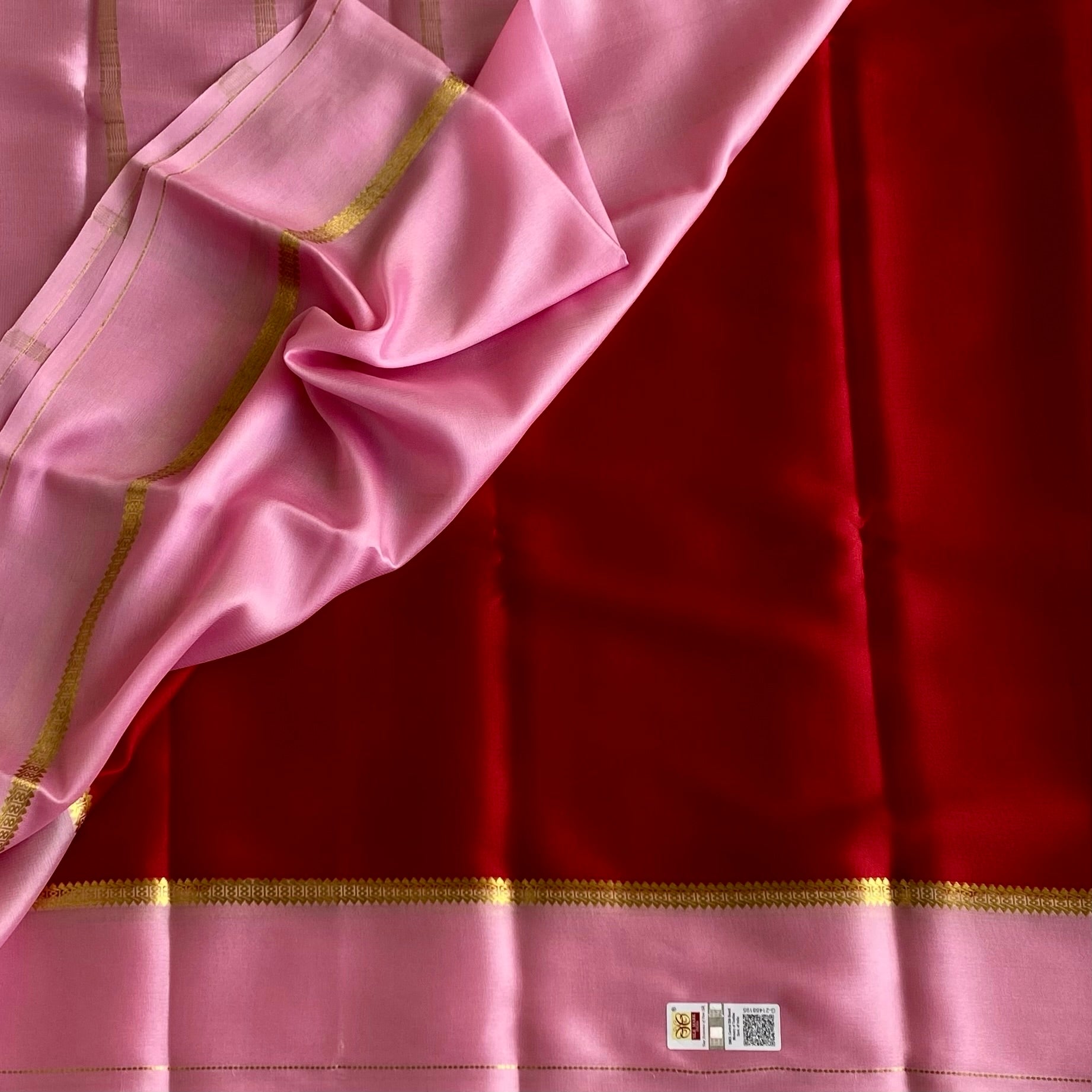 Crimson Red Lightweight Mysore Crepe Silk Saree With Pastel Pink Pallu