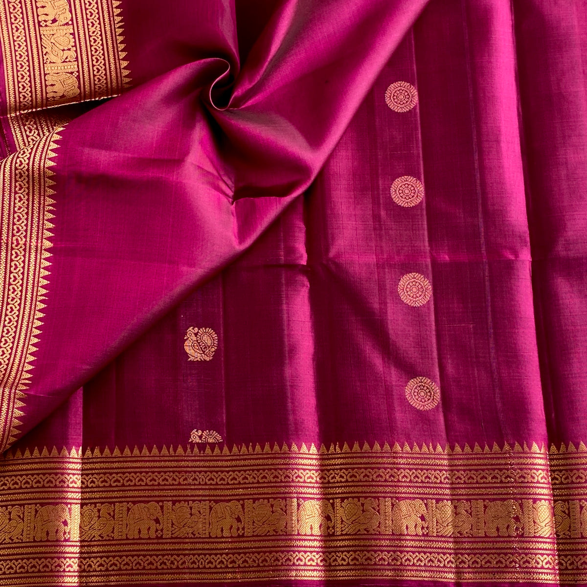 Deep Magenta Designer Pure Silk Saree With Antique Gold Pallu