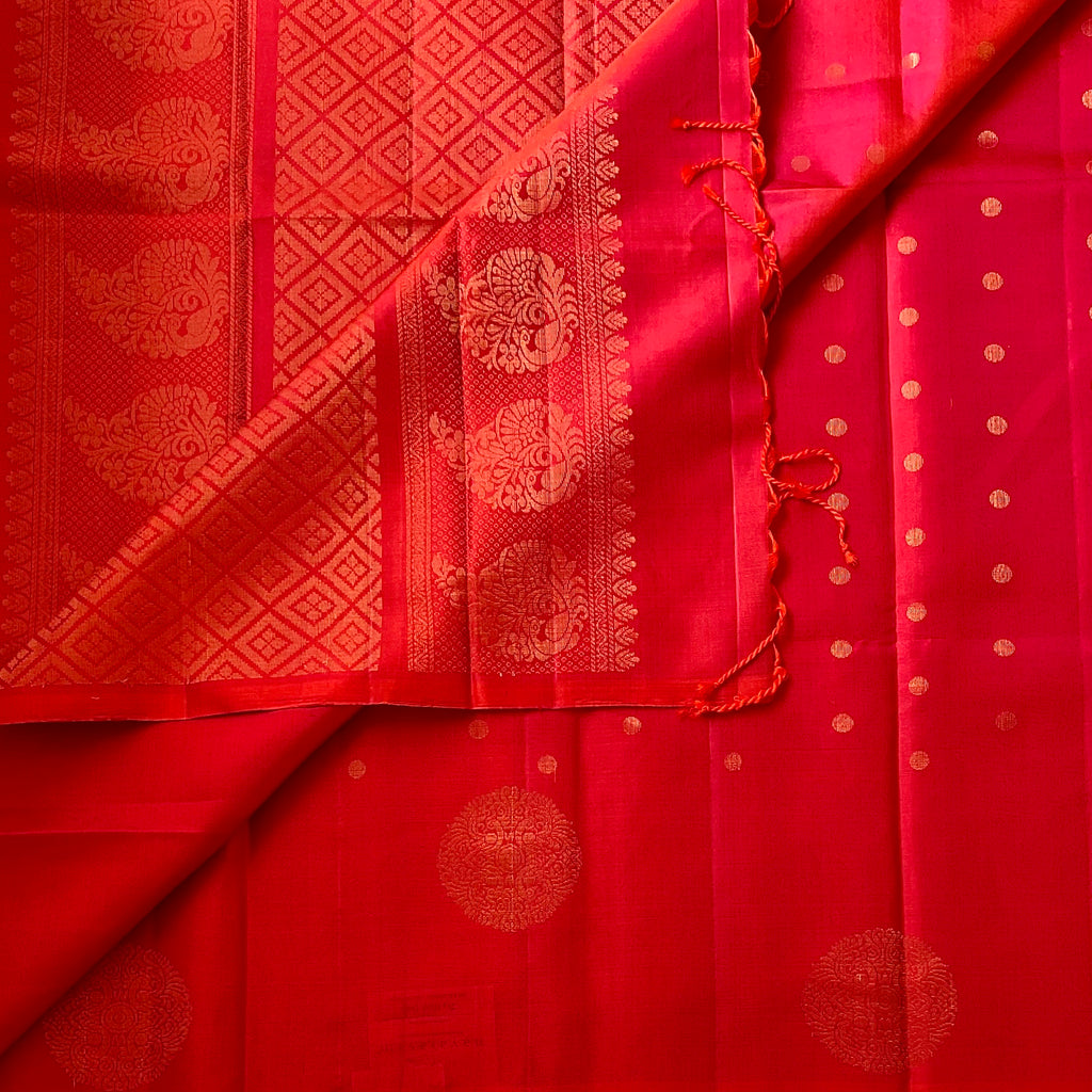 Kanakambari pinkish red Silk Saree Gold Medallion Paisley Pallu Tasseled End