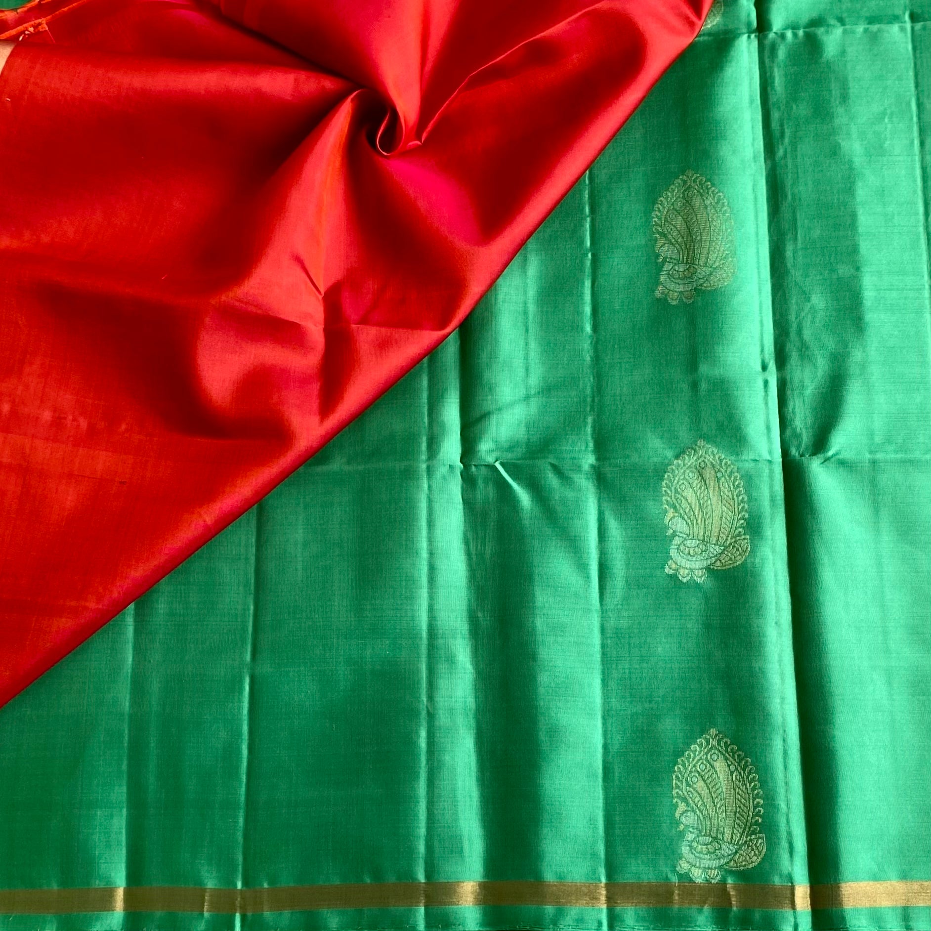 Sea Green Designer Pure Silk Saree With Vermilion Red Pallu
