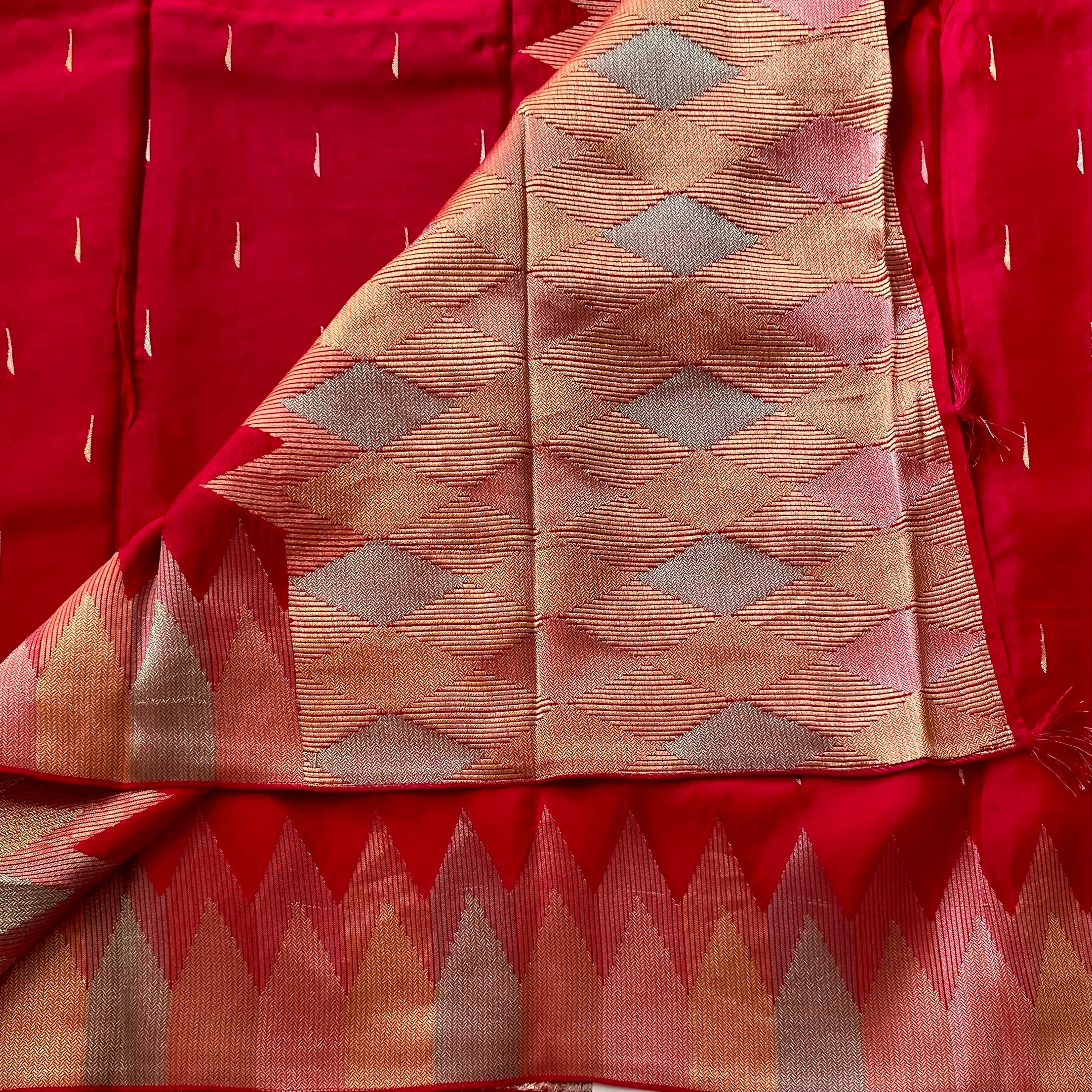 Deep Magenta Silk Saree Gold Silver Zari Woven Pallu