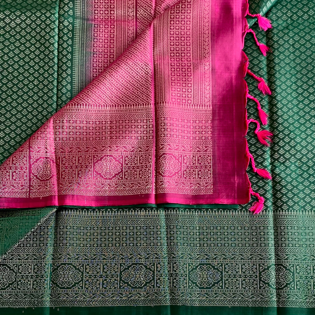 Emerald Green Designer Pure Silk Saree With Magenta Pallu And Gold Zari