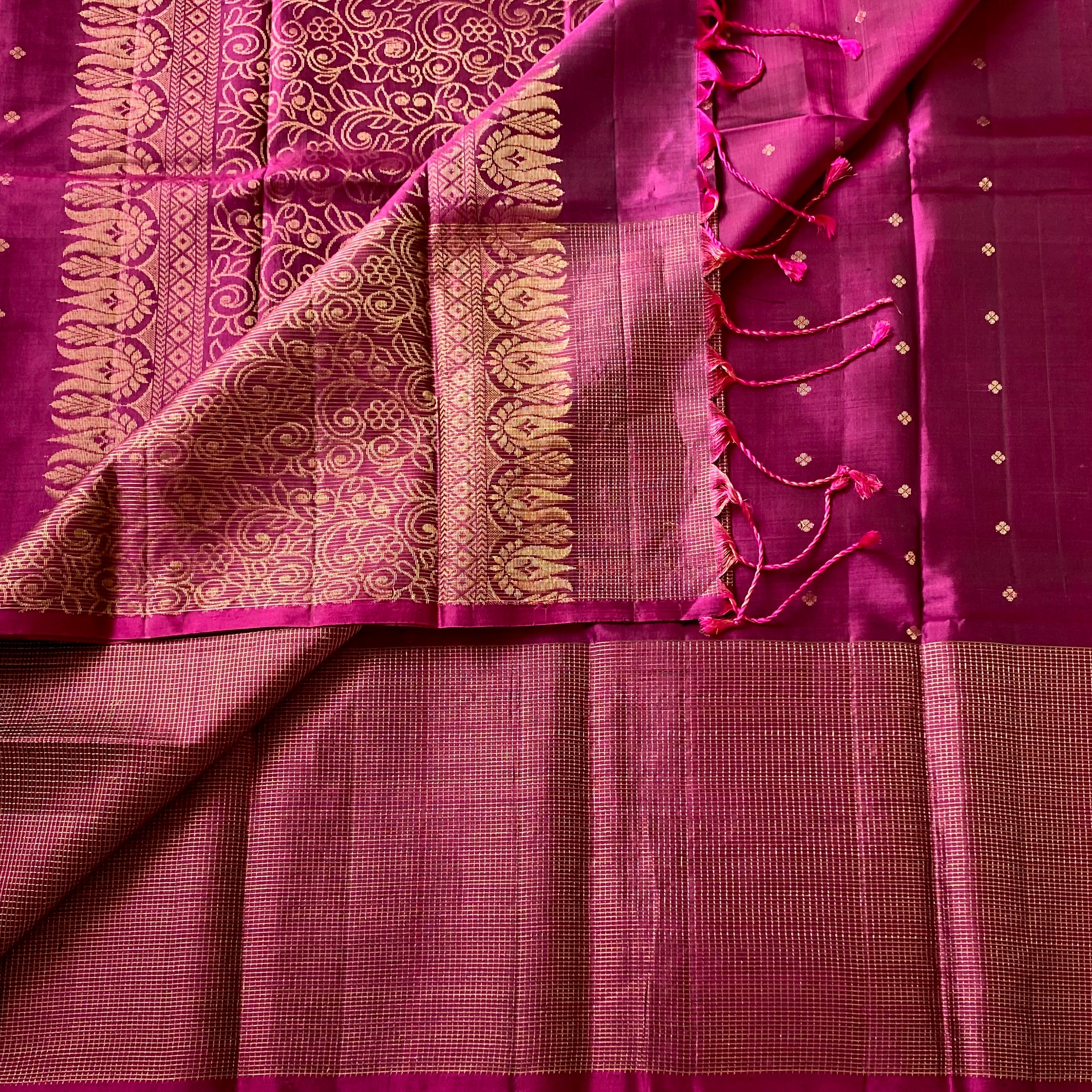 Magenta Gold Zari Floral Pallu Buti Saree For Weddings Traditional