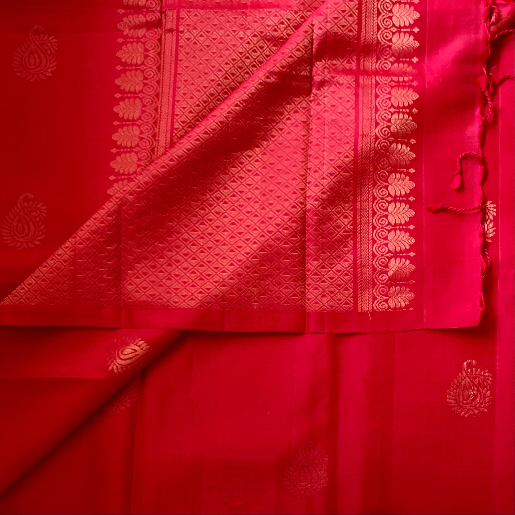 Elegant Fuchsia Silk Paisley Saree with Gold Zari Diamond Pallu